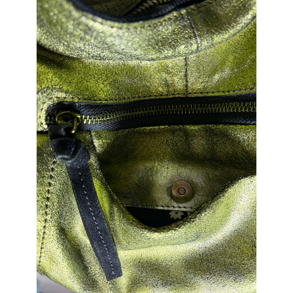 Free People We The Free Sparta Sling Bag metallic green / acid lime finish NEW - Picture 7 of 9